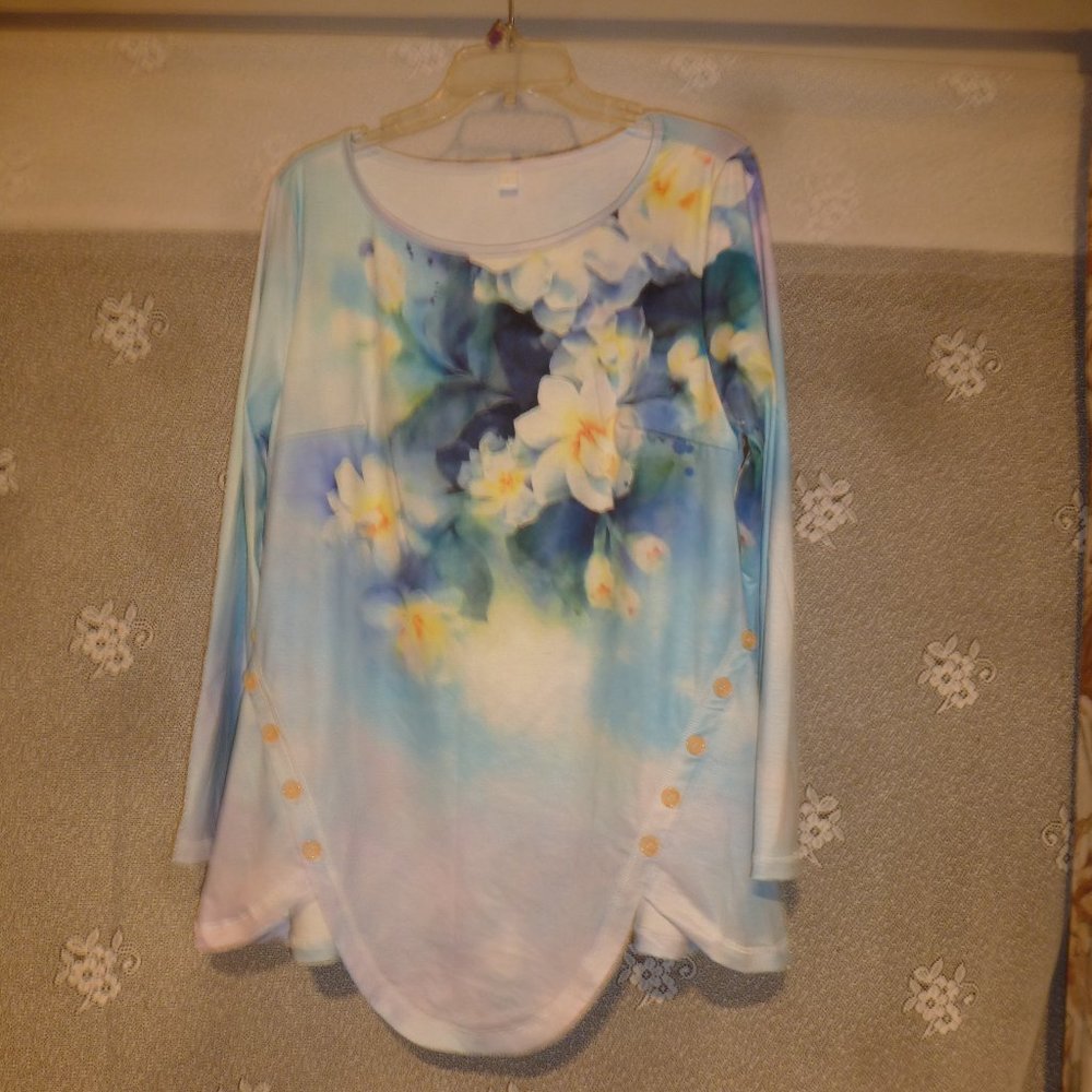 SOFT Spring color Tunic Floral Long sleeves  women’s Size L